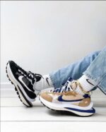 ⁦Nike X Sacai Vaporwafflle Black White⁩ – תמונה ⁦2⁩