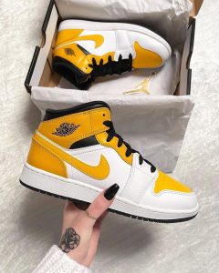AIR JORDAN 1 Mid UNIVERSITY GOLD – תמונה 3