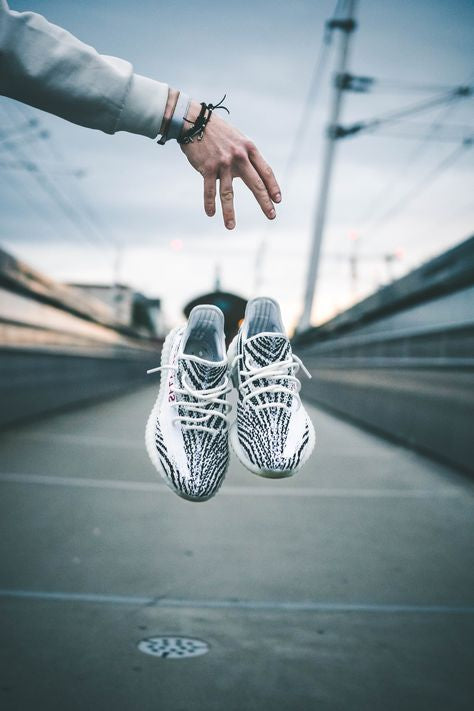 YEEZY BOOST 350 V2 ZEBRA