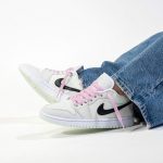 ⁦Air Jordan 1 Low Barely Green⁩ – תמונה ⁦4⁩