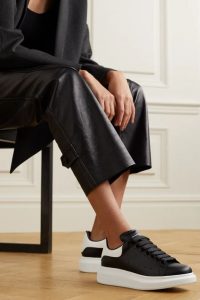 Alexander McQueen OVERSIZED BLACK WHITE
