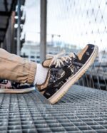 ⁦SB Dunk Low Travis Scott⁩ – תמונה ⁦3⁩