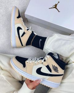 ⁦AIR JORDAN 1 Mid BARELY ORANGE⁩ – תמונה ⁦4⁩
