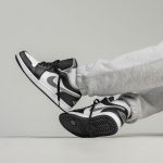 Air Jordan 1 Low Black White Particle Gray – תמונה 2