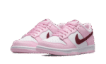 ⁦Dunk Low Pink Red White⁩ – תמונה ⁦4⁩