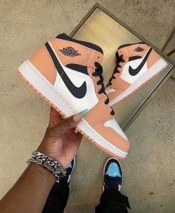 ⁦AIR JORDAN 1 Mid PINK QUARTZ⁩ – תמונה ⁦3⁩
