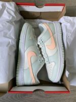 DUNK Low BARELY GREEN – תמונה 2