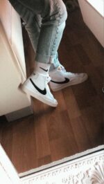 NIKE Blazer MID ’77 VINTAGE BLACK SAIL