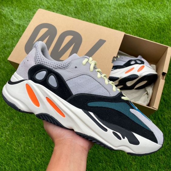 Yeezy 700 WAVE RUNNER SOLID GREY