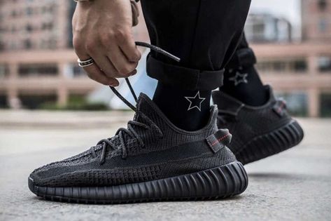 YEEZY BOOST 350 V2 BLACK (NON-REFLECTIVE)