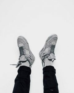 AIR JORDAN 4 Retro KAWS – תמונה 3