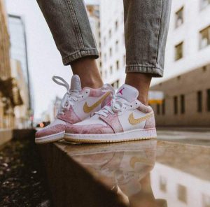 ⁦AIR JORDAN 1 Low PAINT DRIP⁩ – תמונה ⁦4⁩