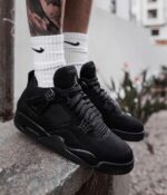 NIKE AIR JORDAN 4 BLACK Cat – תמונה 3