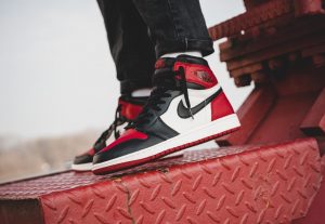 AIR JORDAN 1 Retro HIGH BRED TOE