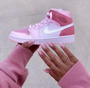 AIR JORDAN 1 Mid DIGITAL PINK – תמונה 4