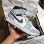 Air Jordan 1 Mid Light Smoke Grey (2022) – תמונה 2