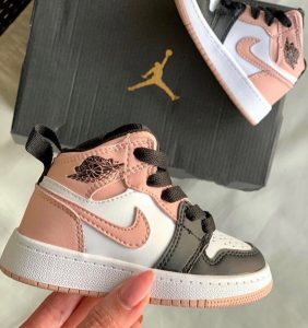 Air Jordan 1 Mid Kids 640735-133 – תמונה 5