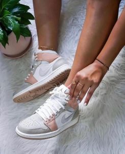 AIR JORDAN 1 Mid MILAN – תמונה 4