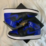 ⁦AIR JORDAN 1 Mid HYPER ROYAL TUMBLED LEATHER⁩ – תמונה ⁦5⁩