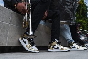 AIR JORDAN 1 Mid WHITE METALLIC GOLD – תמונה 2