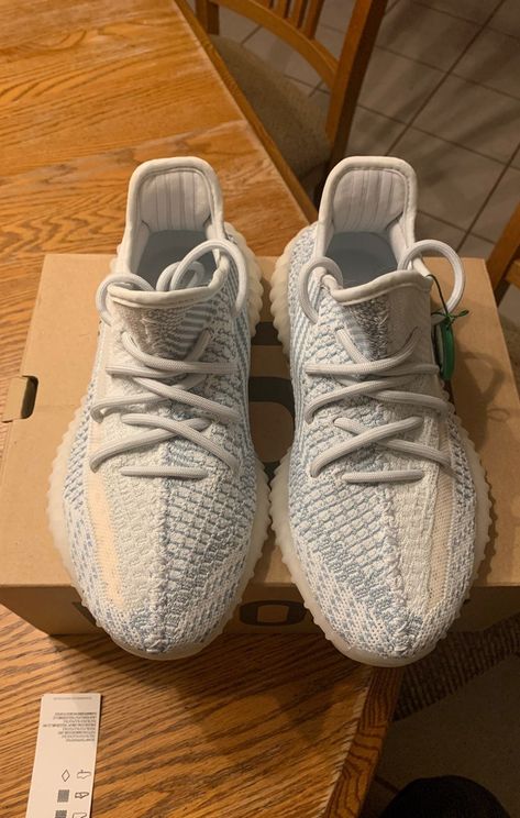YEEZY BOOST 350 V2 CLOUD WHITE (NON-REFLECTIVE)