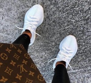 YEEZY BOOST 350 V2 CREAM/TRIPLE WHITE