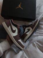 ⁦Air Jordan 1 Low Mocha⁩ – תמונה ⁦5⁩