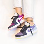 Air Jordan 1 Low Se Light Smoke Grey Gym Red – תמונה 2