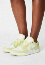 ⁦Air Jordan 1 Low Limelight⁩ – תמונה ⁦2⁩