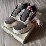 ⁦Air Jordan 1 Low Travis Scott Reverse Mocha⁩ – תמונה ⁦2⁩
