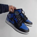 AIR JORDAN 1 Mid HYPER ROYAL – תמונה 5
