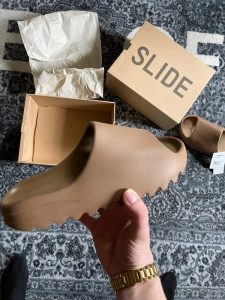 Yeezy SLIDE CORE