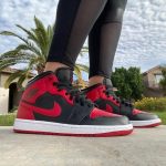 ⁦AIR JORDAN 1 Mid BANNED (2020)⁩ – תמונה ⁦5⁩