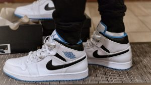 ⁦AIR JORDAN 1 Mid LASER BLUE⁩ – תמונה ⁦5⁩