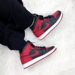 ⁦AIR JORDAN 1 Mid BANNED (2020)⁩ – תמונה ⁦6⁩