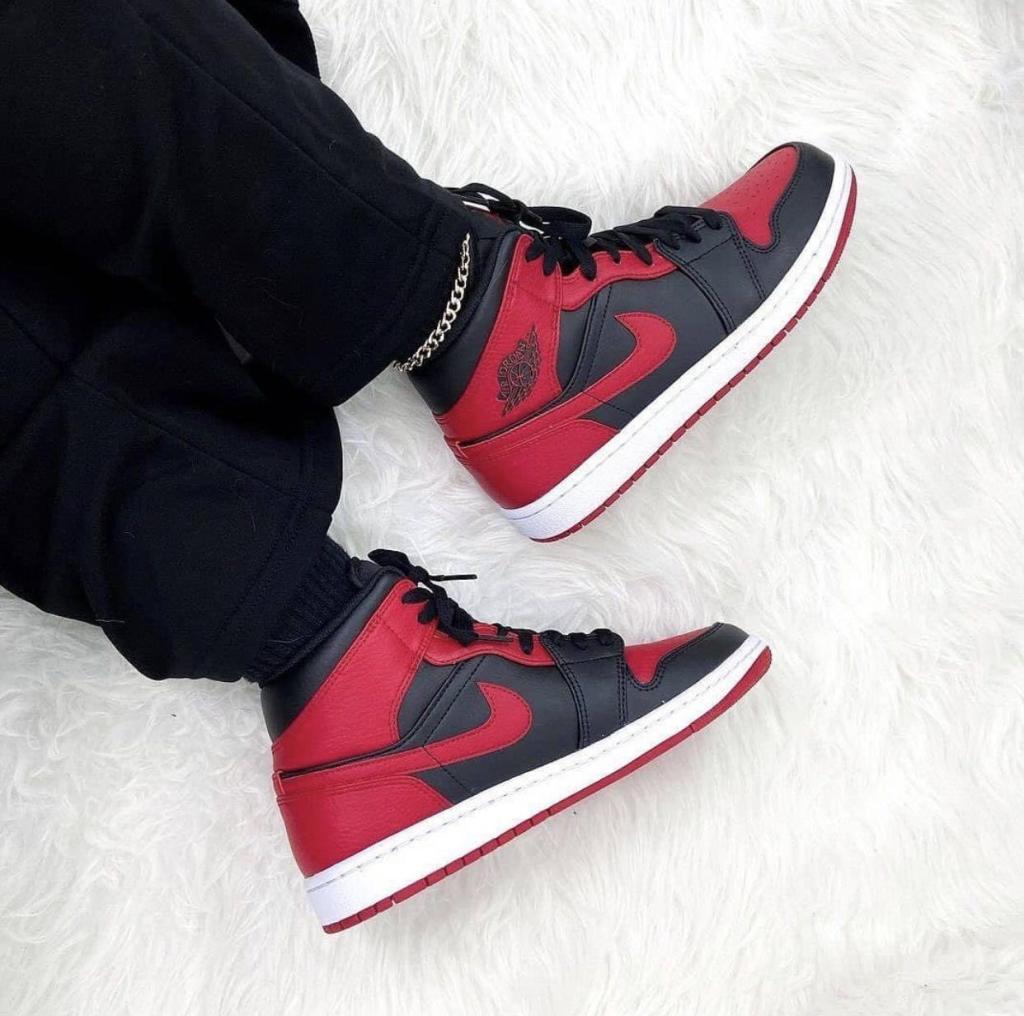 ⁦AIR JORDAN 1 Mid BANNED (2020)⁩ – תמונה ⁦6⁩