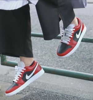 ⁦Air Jordan 1 Low Chicago Flip⁩ – תמונה ⁦5⁩