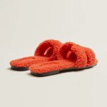 כפכף הרמס לנשים בצבע כתום פרווה