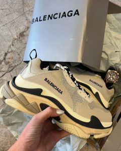 Balenciaga Triple S Vanille | נעל בלנסיאגה – תמונה 2