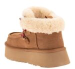 ⁦מגף האג בצבע חום | UGG funkarra cabin cuff⁩ – תמונה ⁦4⁩