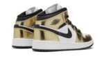 ⁦נעלי ג'ורדן בצבע זהב  | AIR JORDAN 1 WHITE METALLIC GOLD⁩ – תמונה ⁦4⁩