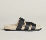 כפכף הרמס פרווה בצבע שחור | Hermes Chypre Sandal – תמונה 2