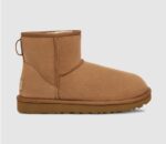 נעל האג בצבע חום | UGG Classic Ultra Mini