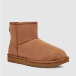 ⁦נעל האג בצבע חום | UGG Classic Ultra Mini⁩ – תמונה ⁦2⁩
