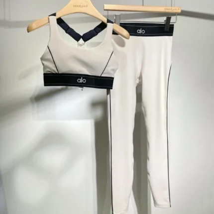 סט אימון אלו יוגה טייץ וטופ צבע לבן Alo Yoga White Set