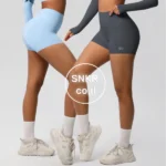 טייץ קצר של אלו יוגה בגוון כחול ואפור Alo Yoga Short Tights