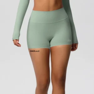 טייץ קצר של אלו יוגה בצבע ירוק Alo Yoga Short Tights