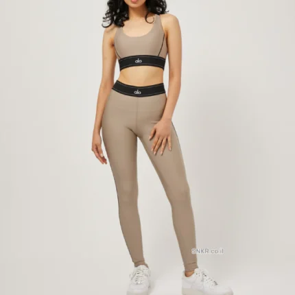 סט טייץ וטופ אימון אלו יוגה צבע שמנת בז Alo Yoga Beige Set