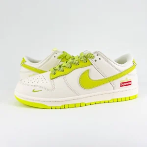 נייק דאנק נמוכות | SB Dunk Low x Supreme - Neon Green