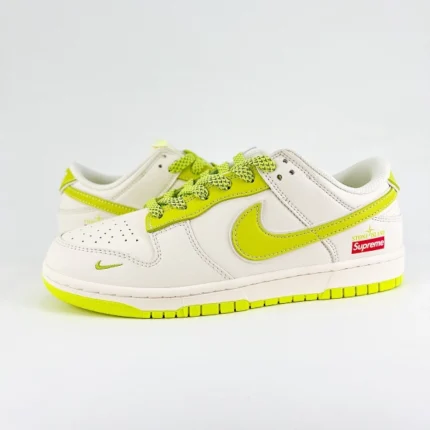 נייק דאנק נמוכות | SB Dunk Low x Supreme - Neon Green